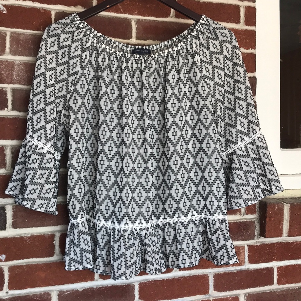 Very cute black and white top